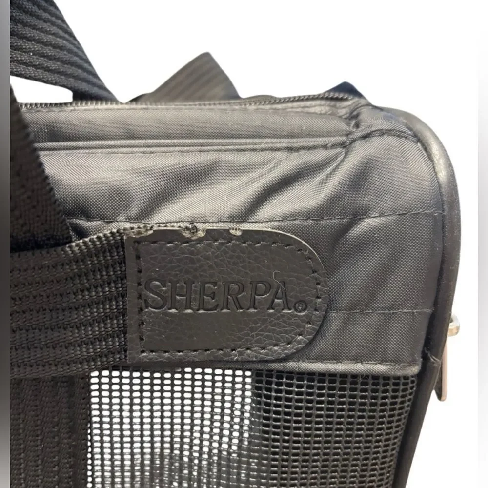 Sherpa Deluxe Pet Carrier Medium Black Airline Approved Dog Cat Travel Bag
